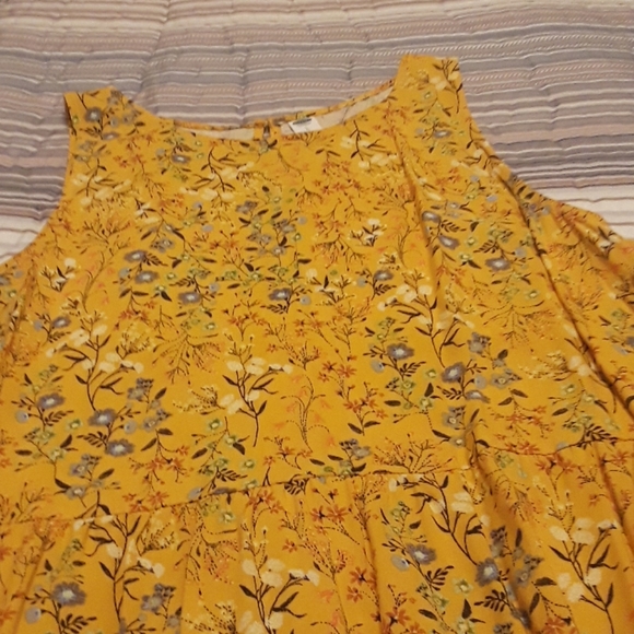 Old Navy Dresses & Skirts - Yellow with flowers sun dress